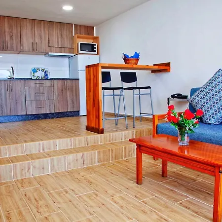 Apartmanhotel Tamaran - *